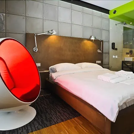 Artis Loft 4*