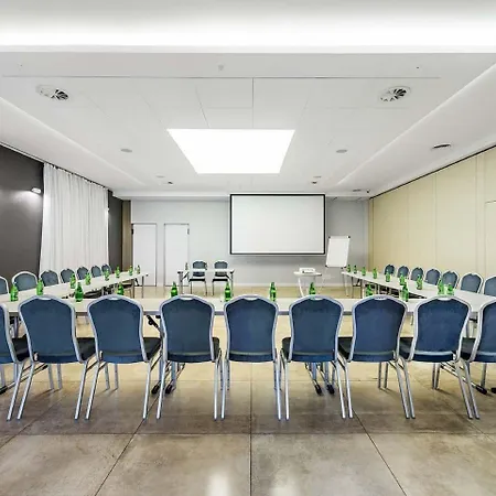 Artis Loft 4*