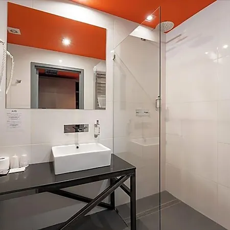 Hotel Artis Loft 4*